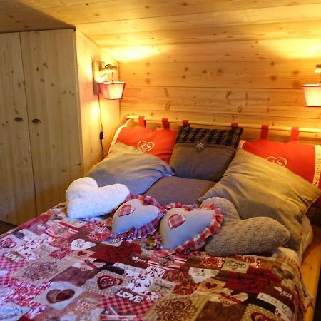 Charmant Mazot Savoyard A Hauteluce: Ideal Pour Couple, Proche Commerces Et Ski, Bien Equipe - Fr-1-342-263 Kültér fotó